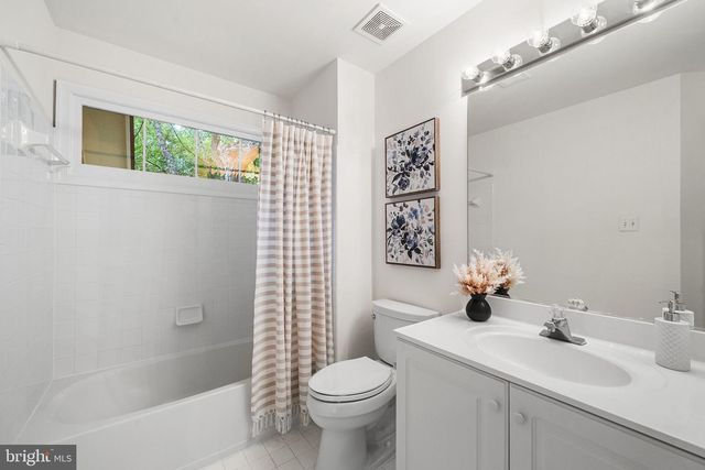 10324 REGENCY STATION DR, Fairfax Station, VA 22039