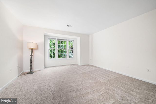 10324 REGENCY STATION DR, Fairfax Station, VA 22039