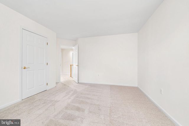 10324 REGENCY STATION DR, Fairfax Station, VA 22039