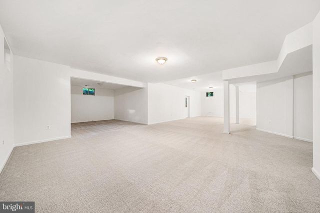 10324 REGENCY STATION DR, Fairfax Station, VA 22039