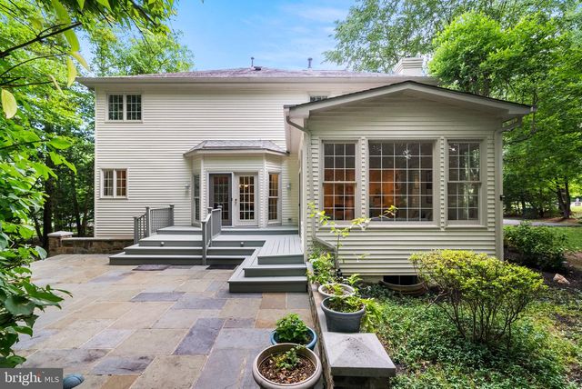 10324 REGENCY STATION DR, Fairfax Station, VA 22039