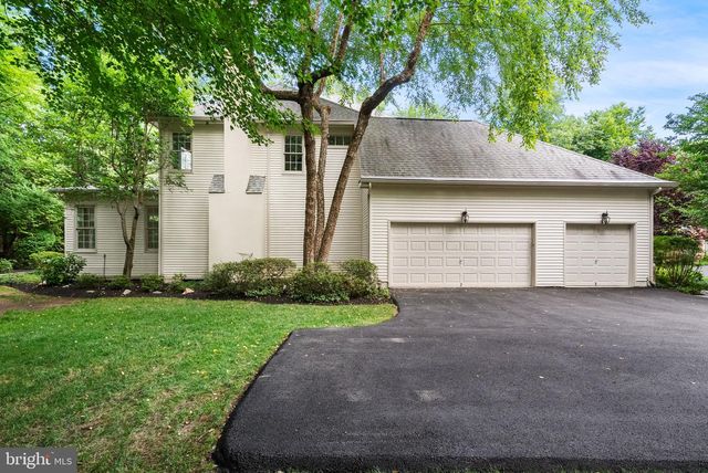 10324 REGENCY STATION DR, Fairfax Station, VA 22039