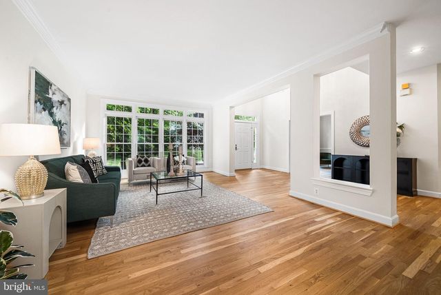 10324 REGENCY STATION DR, Fairfax Station, VA 22039