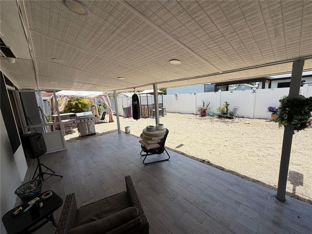 18615 SW 98TH AVENUE, Miami, FL 33157