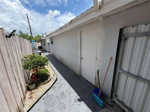 18615 SW 98TH AVENUE, Miami, FL 33157