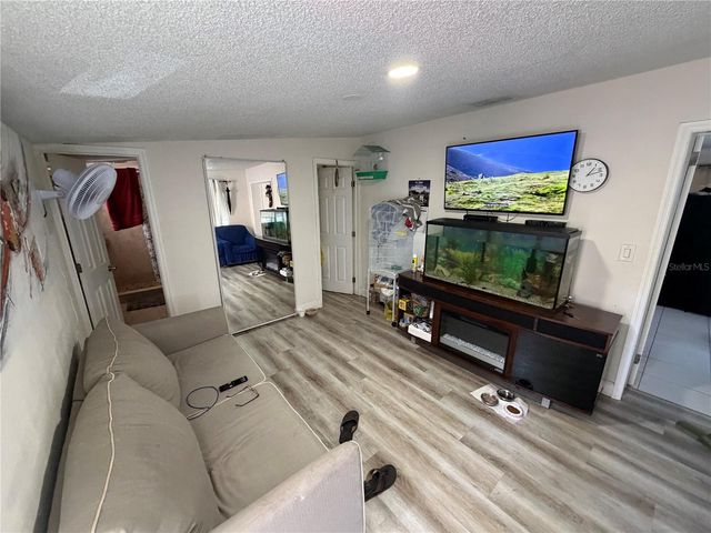 18615 SW 98TH AVENUE, Miami, FL 33157