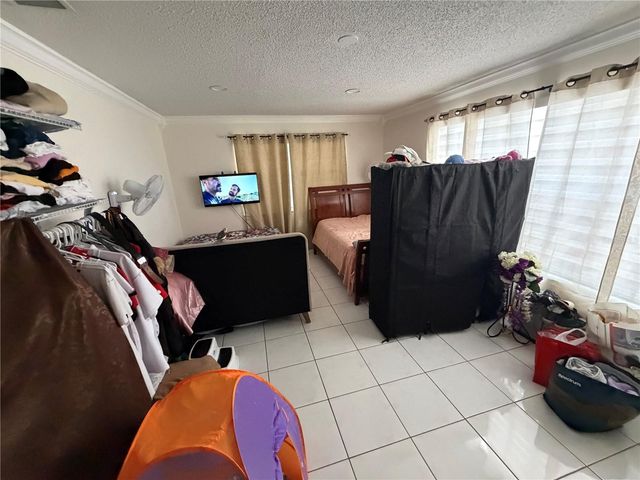 18615 SW 98TH AVENUE, Miami, FL 33157