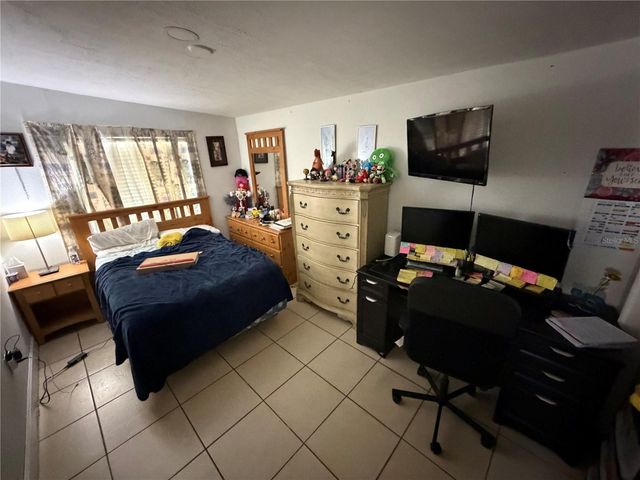 18615 SW 98TH AVENUE, Miami, FL 33157