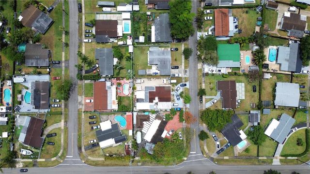 18615 SW 98TH AVENUE, Miami, FL 33157