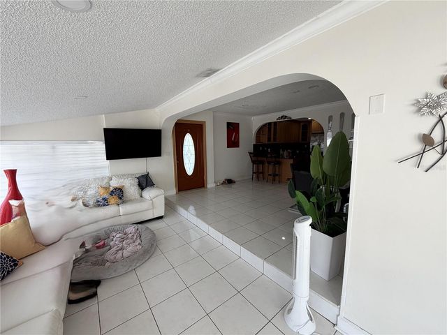 18615 SW 98TH AVENUE, Miami, FL 33157