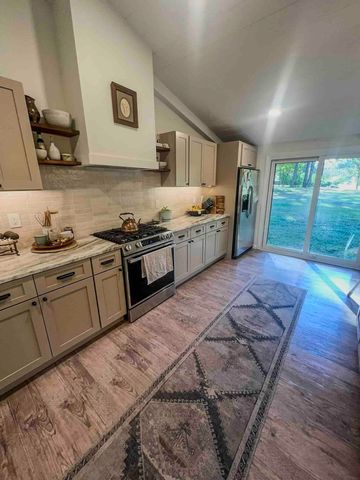 2578 ELMORE PARK RD, Bartlett, TN 38134