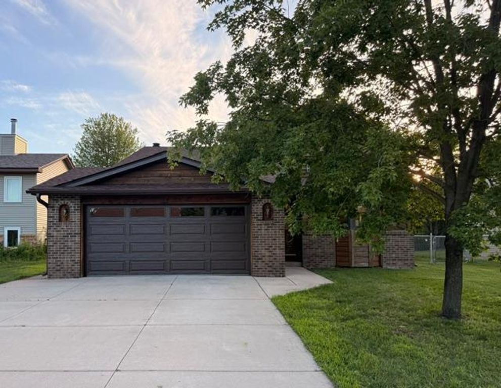 5309 Xenia Avenue N, Crystal, MN 55429