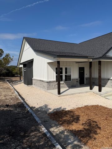 1736 Stallion Springs, Fischer, TX 78623