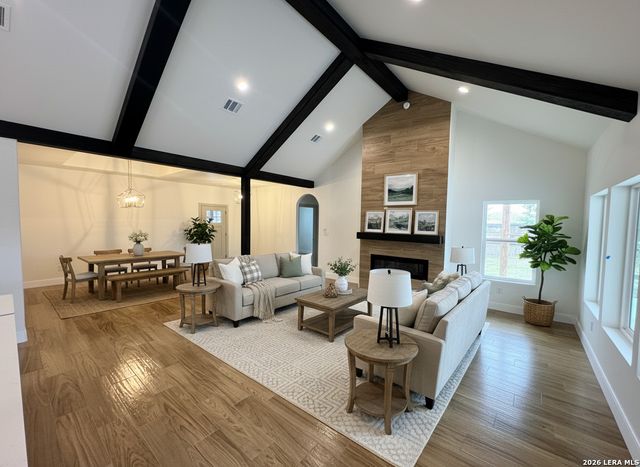 1736 Stallion Springs, Fischer, TX 78623