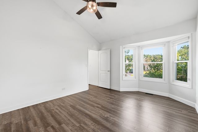 1885 Eastman Lane, Hanover Park, IL 60133