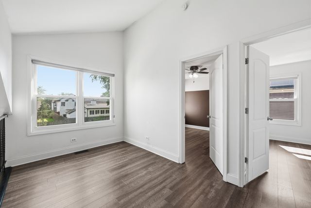 1885 Eastman Lane, Hanover Park, IL 60133