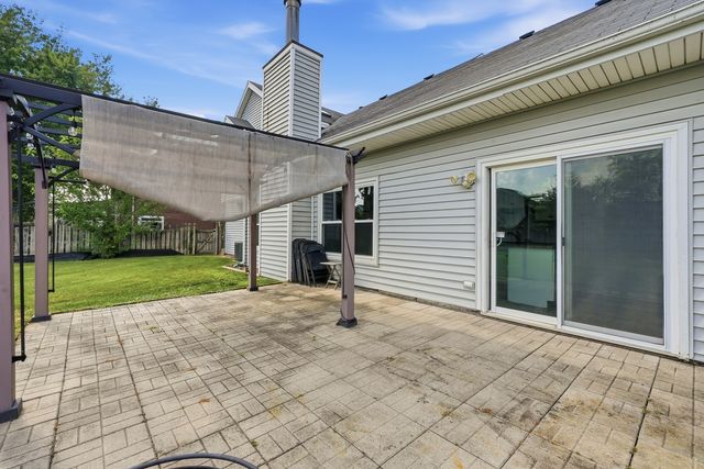 1885 Eastman Lane, Hanover Park, IL 60133