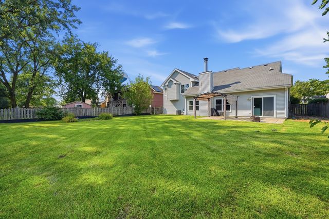 1885 Eastman Lane, Hanover Park, IL 60133