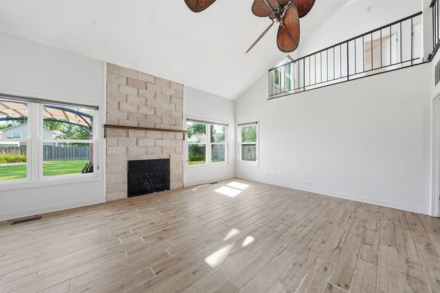 1885 Eastman Lane, Hanover Park, IL 60133
