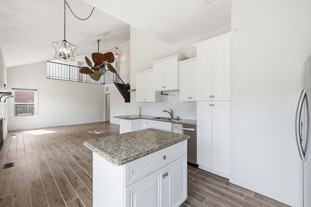 1885 Eastman Lane, Hanover Park, IL 60133