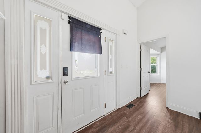 1885 Eastman Lane, Hanover Park, IL 60133