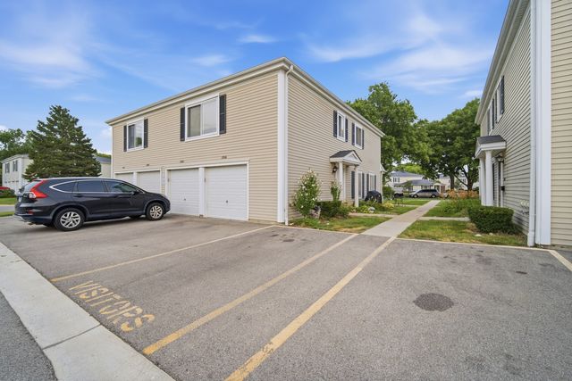 1306 Cove Drive 229D, Prospect Heights, IL 60070