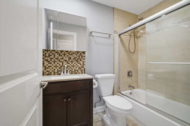 1306 Cove Drive 229D, Prospect Heights, IL 60070