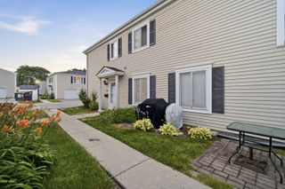 1306 Cove Drive 229D, Prospect Heights, IL 60070