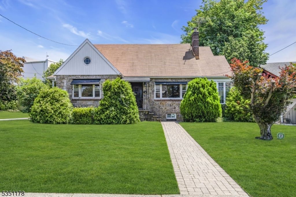 106 Anderson St, Raritan Boro, NJ 08869