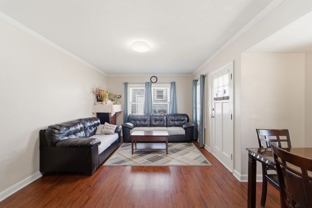 3914 E 8th Street, Des Moines, IA 50316