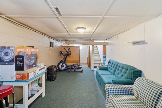 3914 E 8th Street, Des Moines, IA 50316