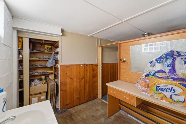 3914 E 8th Street, Des Moines, IA 50316