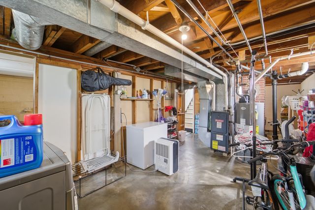 3914 E 8th Street, Des Moines, IA 50316