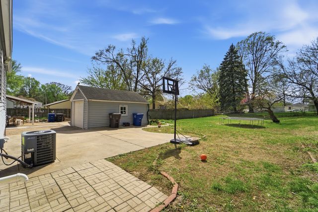 3914 E 8th Street, Des Moines, IA 50316