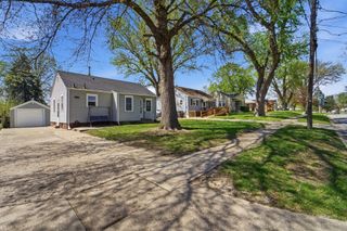 3914 E 8th Street, Des Moines, IA 50316