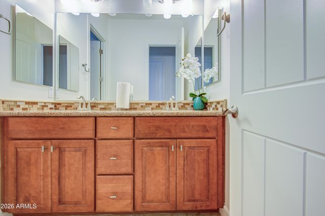 813 W CLAREMONT Street, Phoenix, AZ 85013