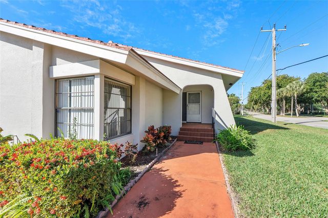 2850 Deer Creek Kelly Brooke Lane, Deerfield Beach, FL 33442