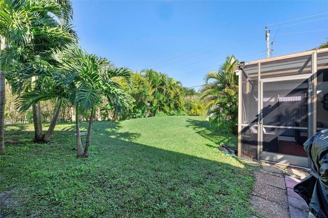 2850 Deer Creek Kelly Brooke Lane, Deerfield Beach, FL 33442