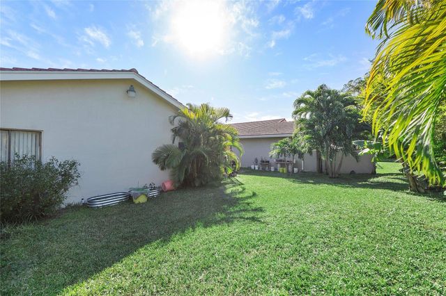 2850 Deer Creek Kelly Brooke Lane, Deerfield Beach, FL 33442