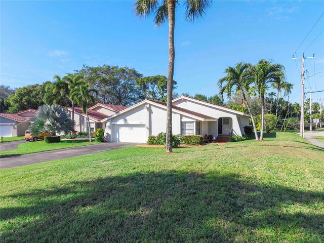 2850 Deer Creek Kelly Brooke Lane, Deerfield Beach, FL 33442