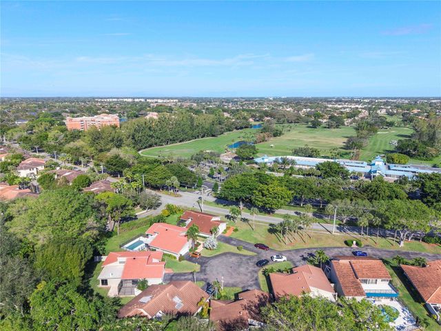 2850 Deer Creek Kelly Brooke Lane, Deerfield Beach, FL 33442