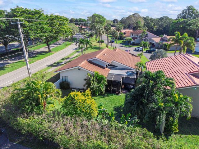 2850 Deer Creek Kelly Brooke Lane, Deerfield Beach, FL 33442