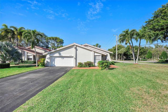 2850 Deer Creek Kelly Brooke Lane, Deerfield Beach, FL 33442