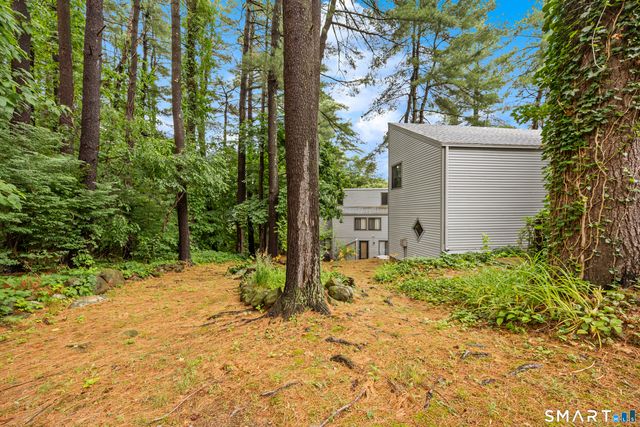 5 Staunton Court E, Farmington, CT 06032