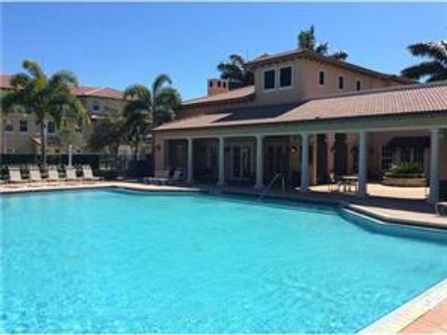 932 SW 147th Avenue 2905, Pembroke Pines, FL 33027