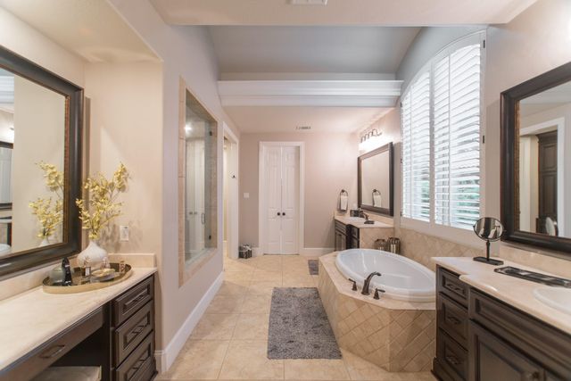 46 S Shasta Bend Circle, The Woodlands, TX 77389