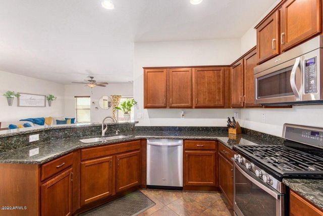 10811 W El Cortez Place, Peoria, AZ 85383