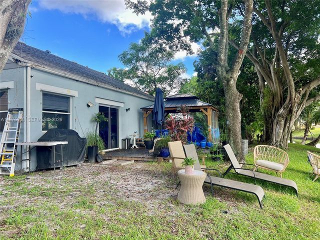 8320 SW 12th street, Pembroke Pines, FL 33025