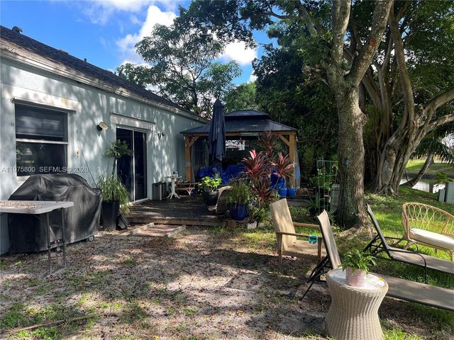 8320 SW 12th street, Pembroke Pines, FL 33025