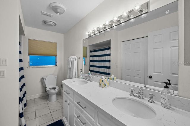 561 BIRDIE LANE, Longboat Key, FL 34228